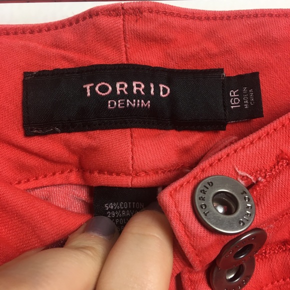 Torrid Stiletto Zip Cropped Jegging - Tomato Red - Picture 5 of 9